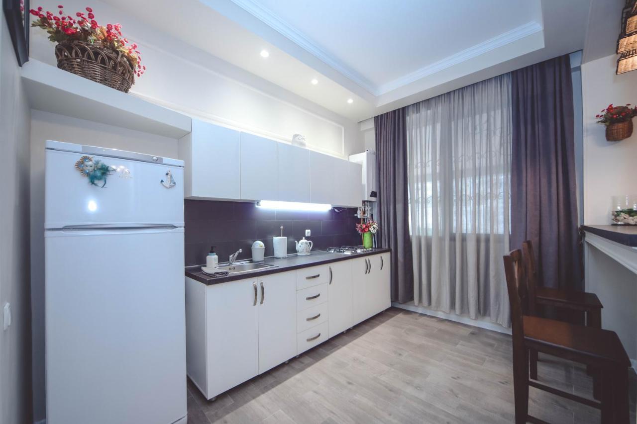 Under The Mountain Apartment Tbilisi Exterior foto