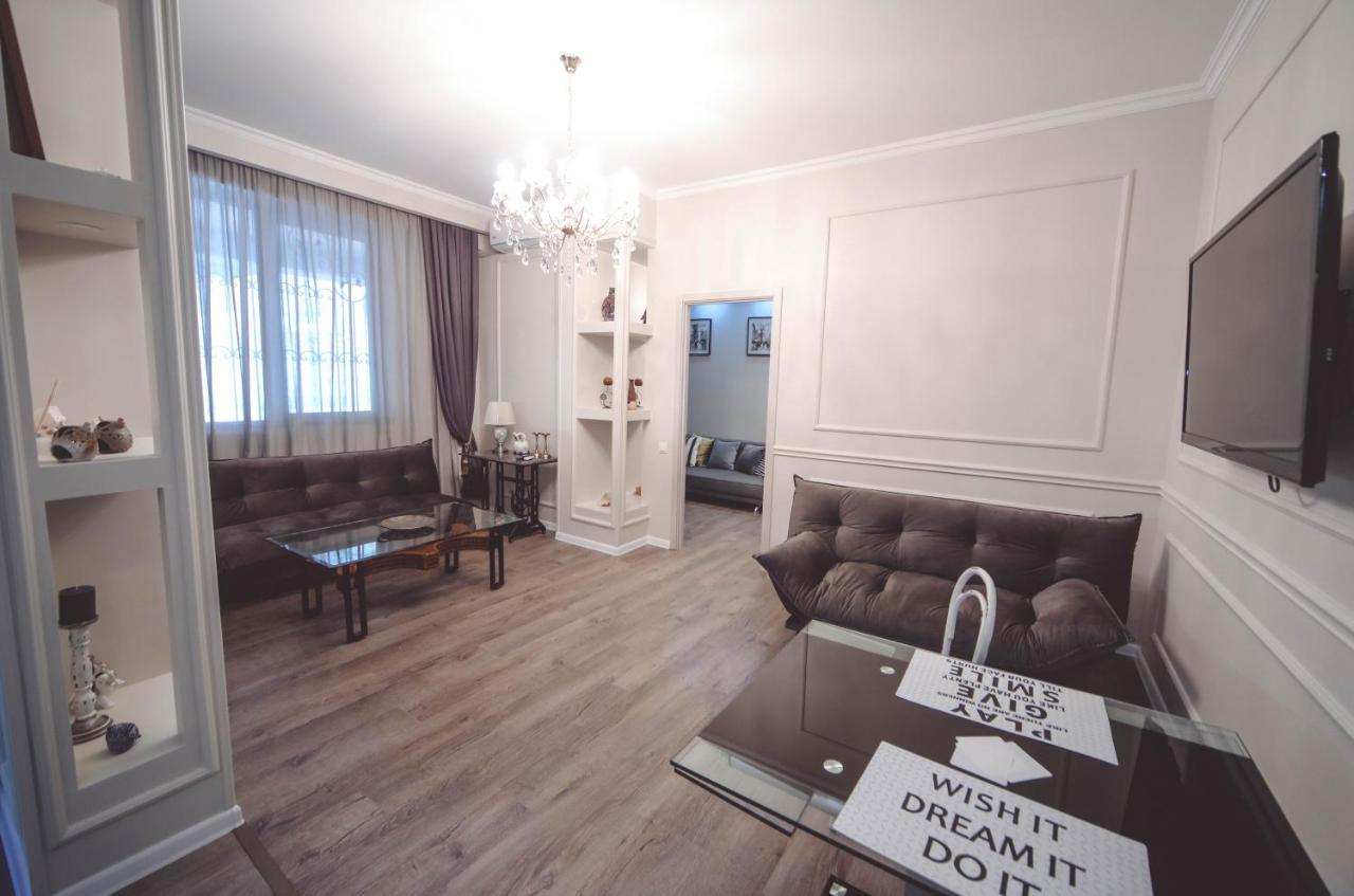 Under The Mountain Apartment Tbilisi Exterior foto