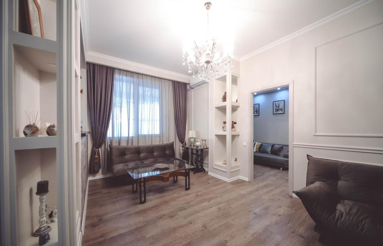 Under The Mountain Apartment Tbilisi Exterior foto