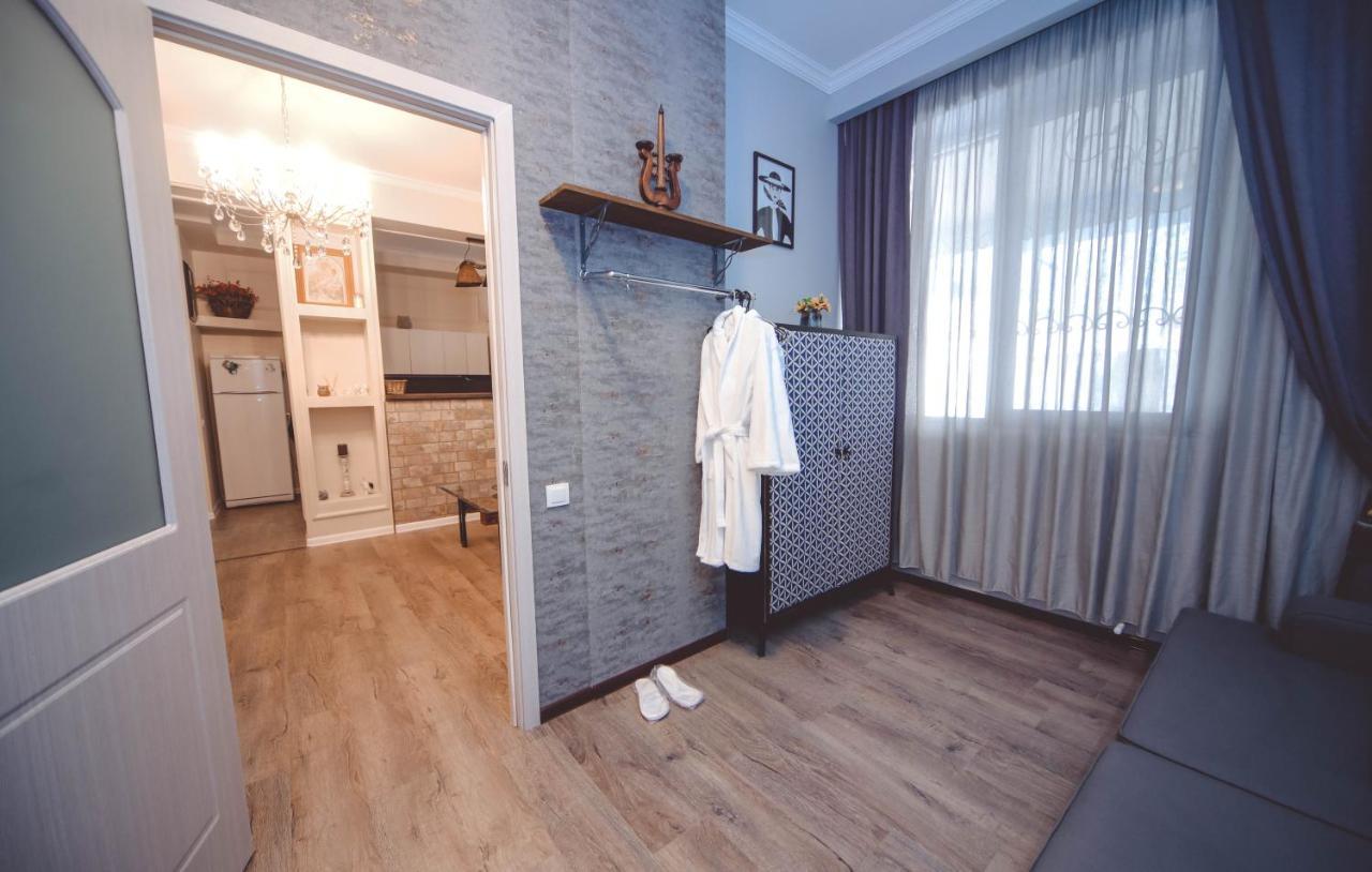 Under The Mountain Apartment Tbilisi Exterior foto